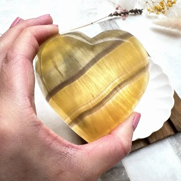 Cute Small Fluorite Heart Bowl - Picture 2 of 7